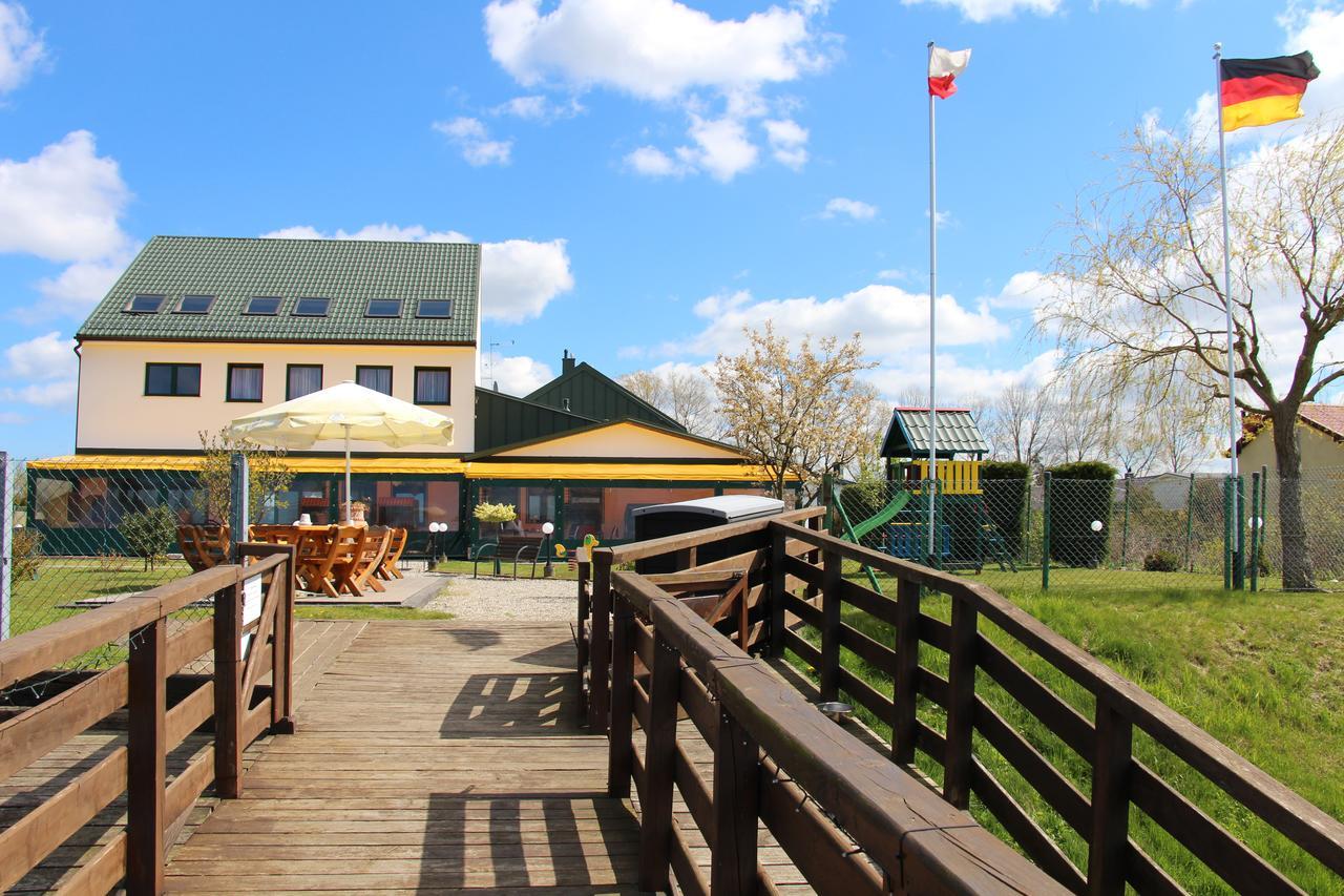 Avila Park & Spa Дзивновек Екстериор снимка