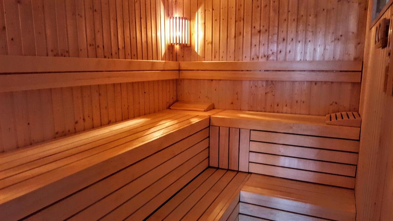 Avila Park & Spa Дзивновек Екстериор снимка